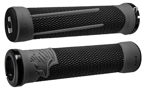 ODI AG2 V2.1 MTB Lock-On Grips - 135mm - Black/Blue - Image 6