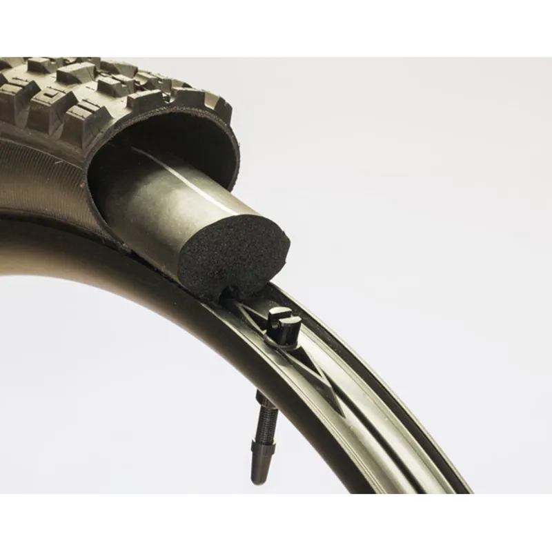 Flat Tire Defender DH 26 Insert - Single - Black - Image 2